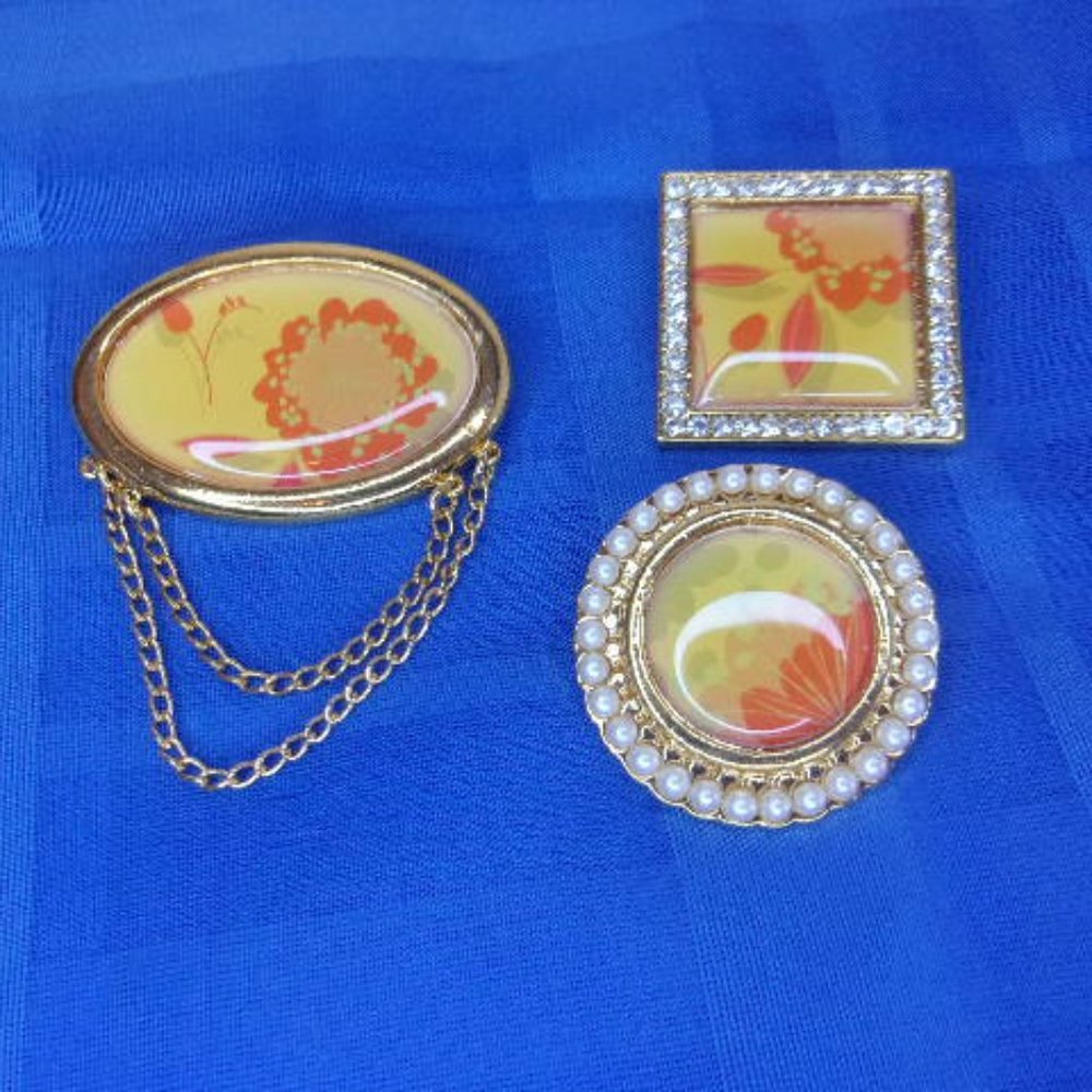 Avon Mark Pin Set 2003